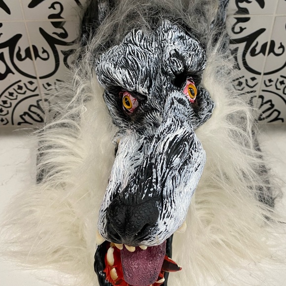 REALISTIC WEREWOLF HALLOWEEN MASK ADULT GRAY FAUX FUR WOLF COSTUME - Picture 4 of 4